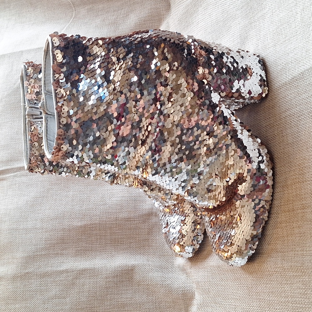 STEVE MADDEN, two tone sequenced shiney ankle boot, W6